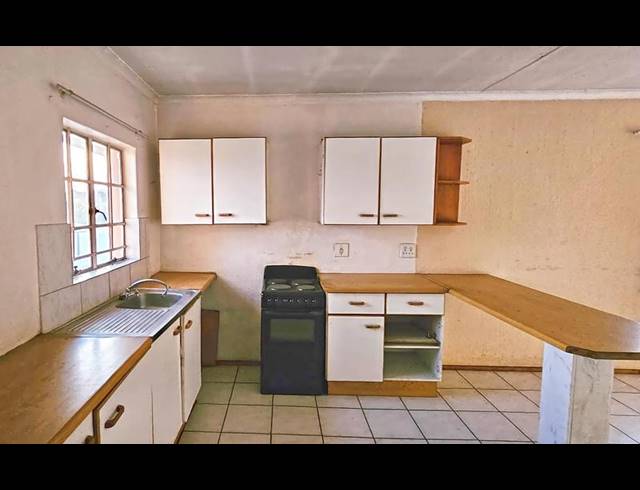 2 BEDROOM APARTMENT FOR SALE IN ALBERTON